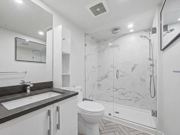 4th image of 2508 Fraser St #203