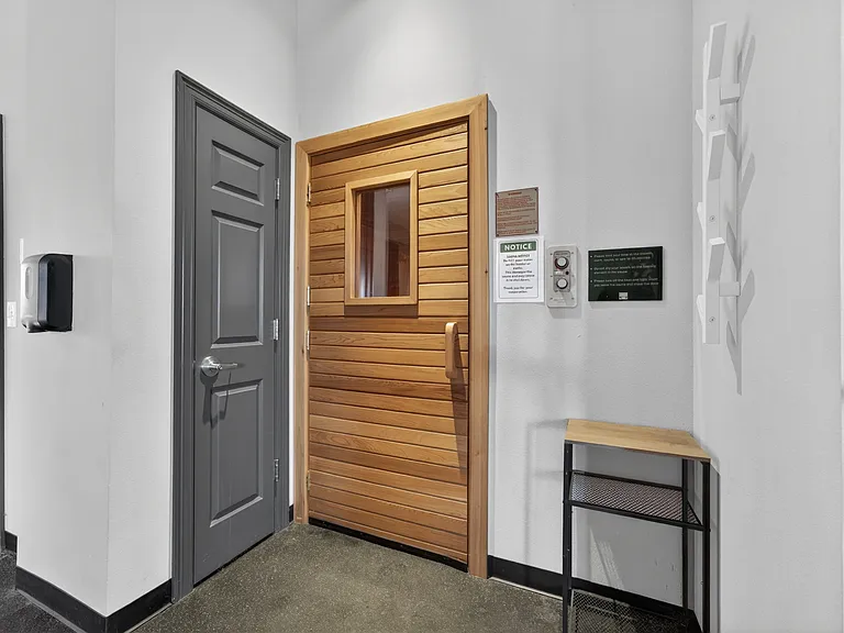 2080 Shamrock Dr — Photo 27