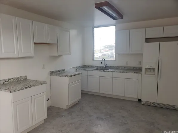 94-011 Waipahu St APT F123, Waipahu, HI 96797