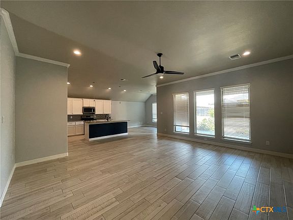 4th image of 6111 Parma Ln