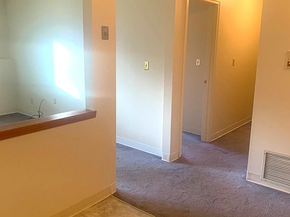 4th image of 724 Beverage Hill Ave APT B5
