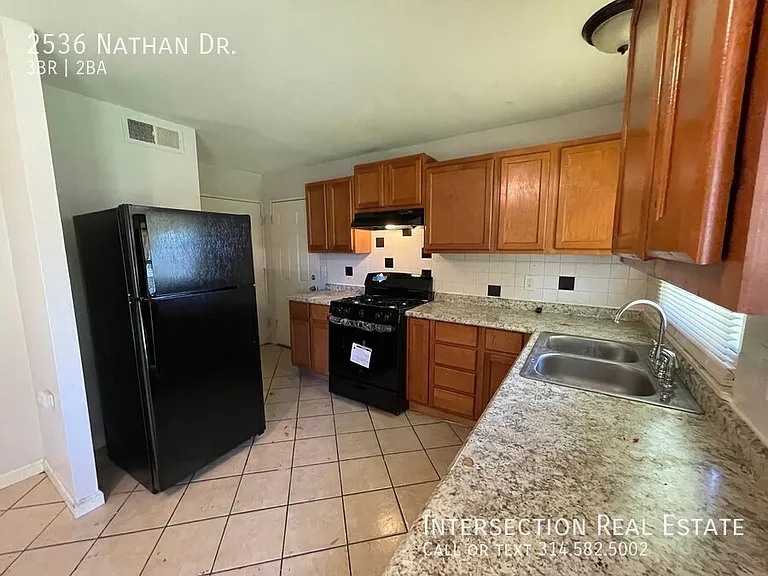 2536 Nathan Dr — Photo 9