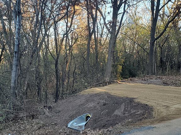 4th image of 50th St