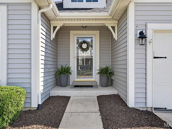 2nd image of 418 Country Stone Dr