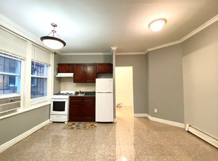 31-48 32nd St #1F, Astoria, NY 11106