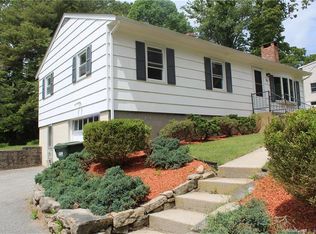 87 Dogwood Ln, Groton, CT 06355