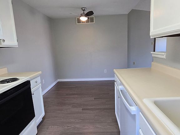 3rd image of 4165 E 119th Pl APT F