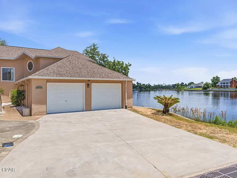 2718 Country Club Dr — Photo 31