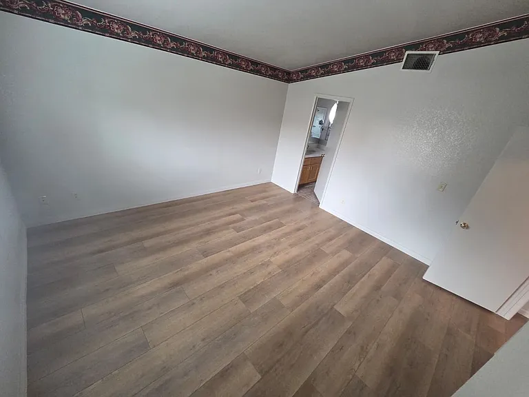 2424 Chatfield Dr — Photo 9