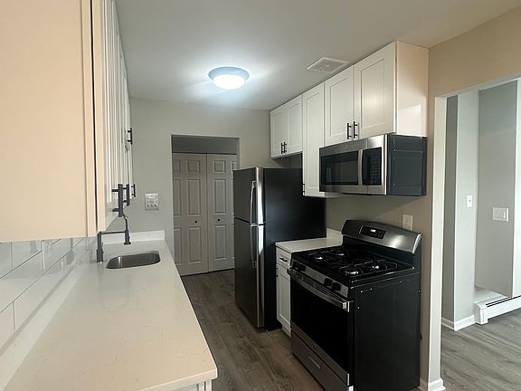 5th image of 131 W 63rd St #E104