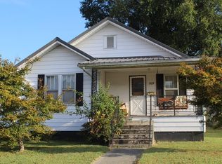 809 Washington Ave, Paintsville, KY 41240