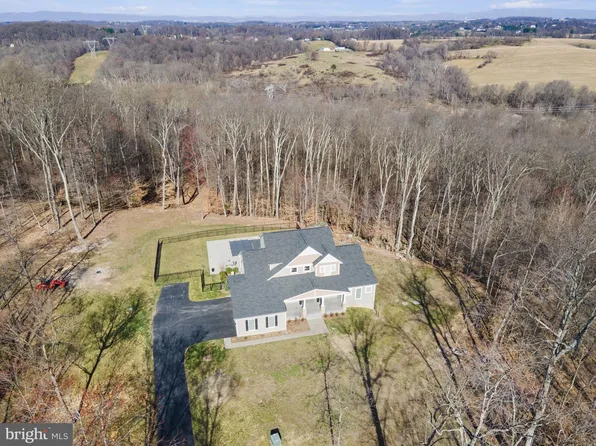 2221 Dixon Rd, Frederick, MD 21704
