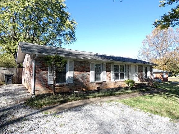 3rd image of 1727 Susan Dr