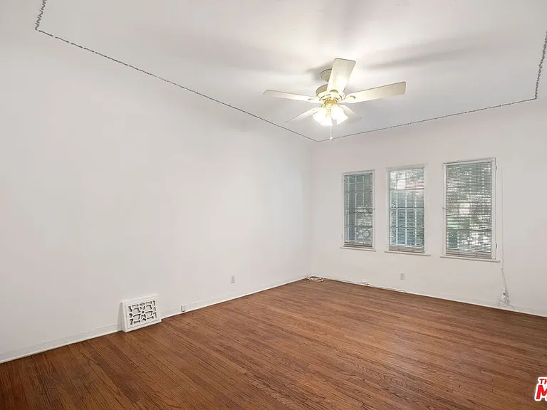 436 S Rexford Dr — Photo 9