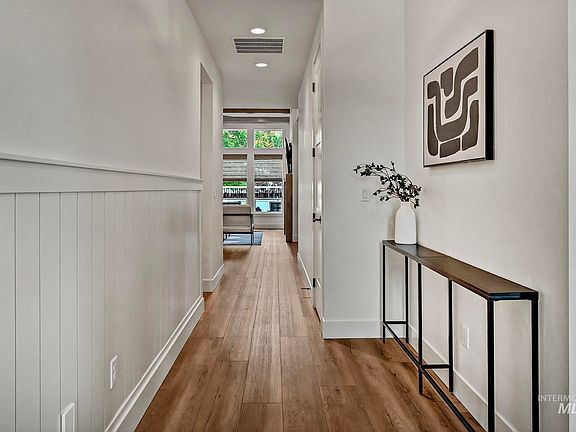 4th image of 9438 W Perch St