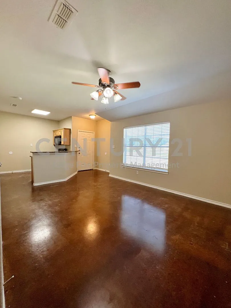 Nice 3/2 on Cul-De-Sac in Weatherford For Rent! — Photo 4