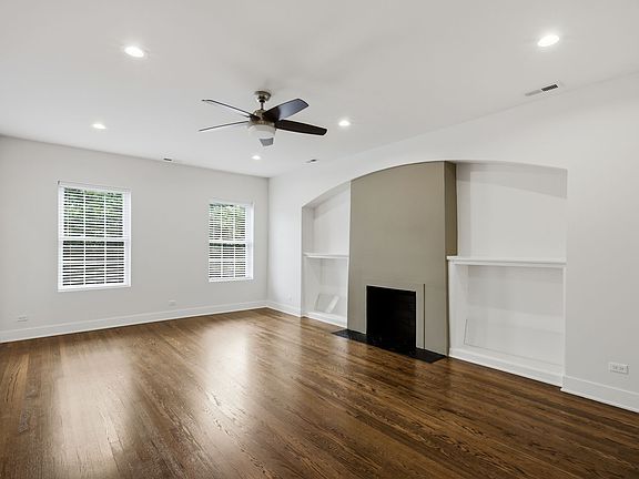 2nd image of 6914 N Sheridan Rd #1