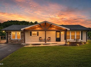 710 Rock Springs Dr, Kingsport, TN 37664