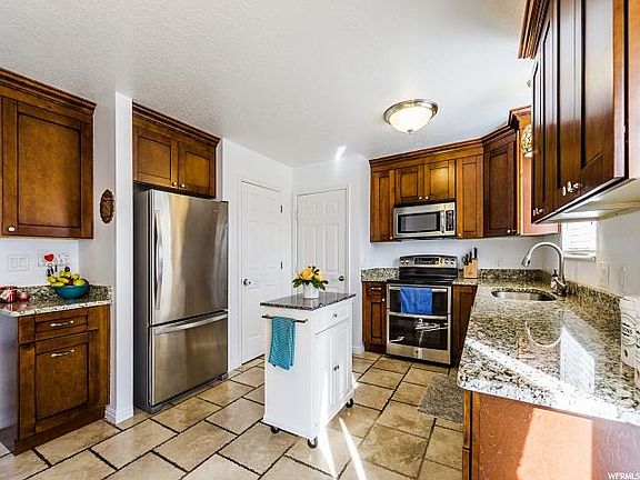 4th image of 1539 N 2260 W