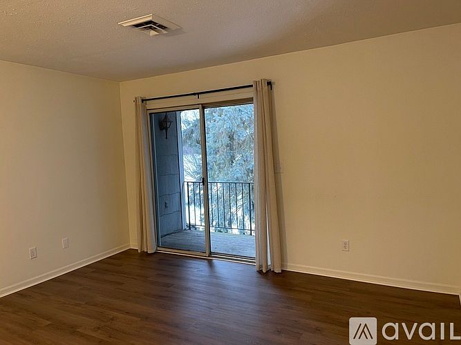 1st image of 2503 W Clinton St APT D