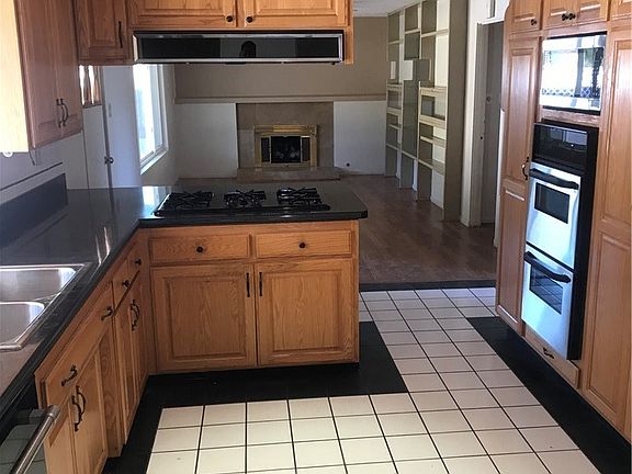 3rd image of 1427 Elvado Dr