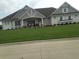 855 Brookdale Dr, Carroll, IA 51401