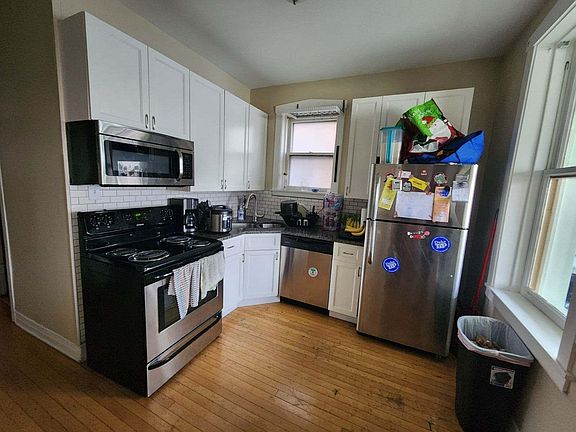 2nd image of 5250 W Montrose Ave APT 1