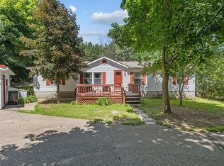 E2614 Marion Ln, Waupaca, WI 54981