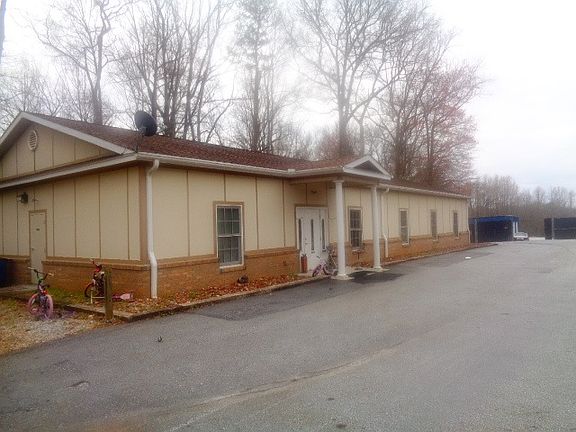2nd image of 1318 Pumpkintown Hwy