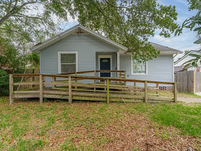 2114 Merrill Ave — Photo 1
