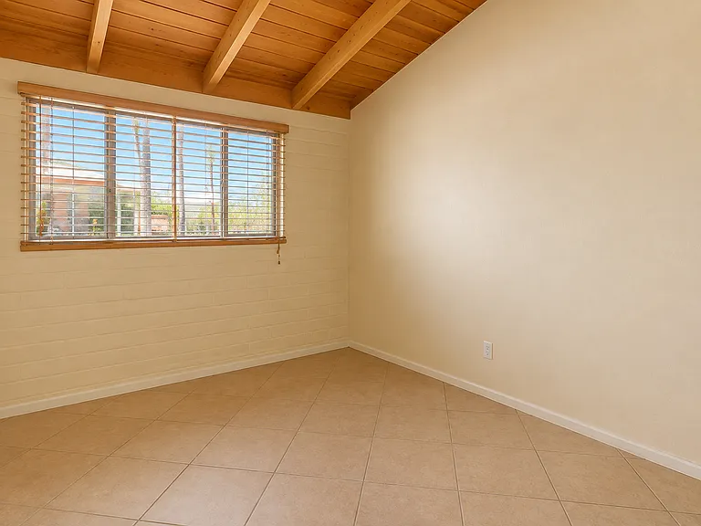 1303 N Roberts Way — Photo 14