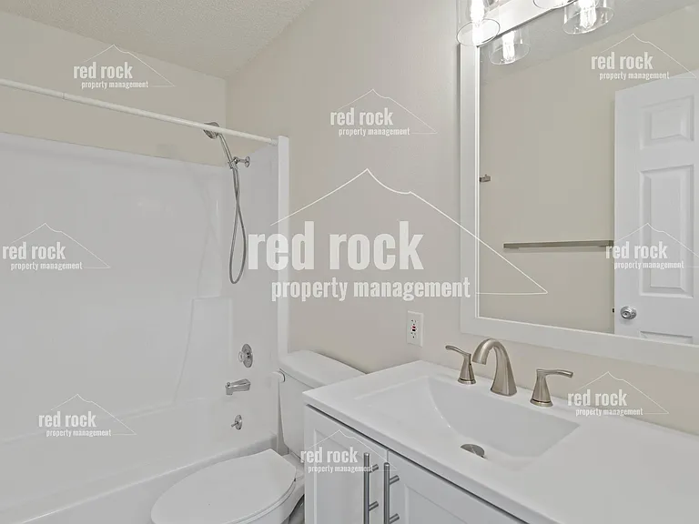 107 E Hattie Ave — Photo 8