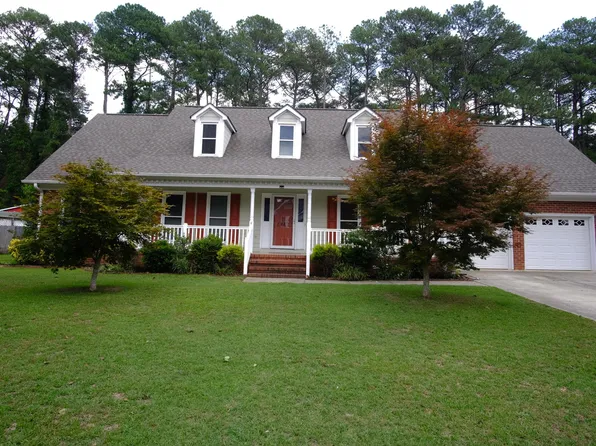 1987 Penrose Dr, Fayetteville, NC 28304
