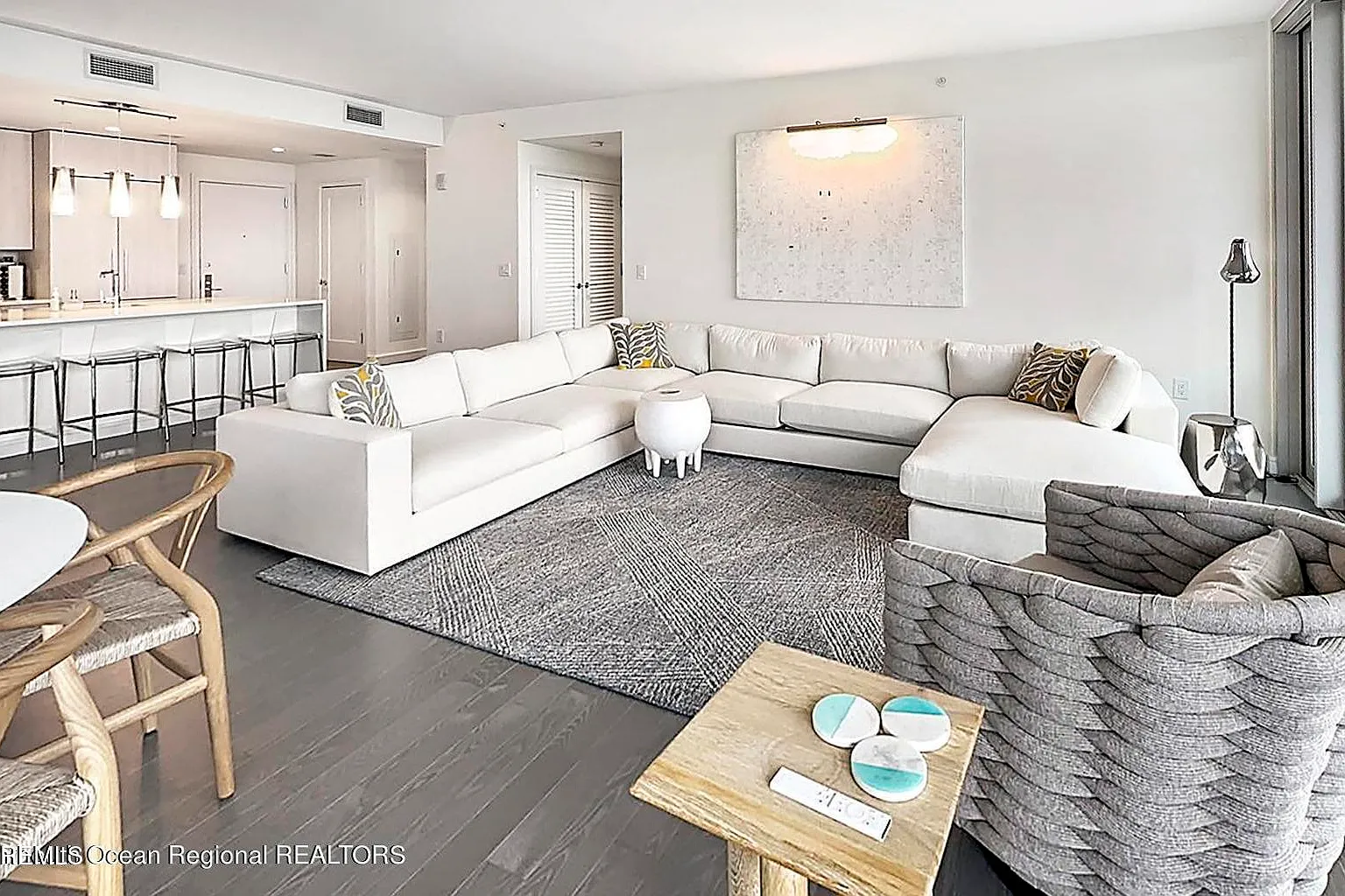 2 bed, 1693 sqft, $8,900 — Photo 4