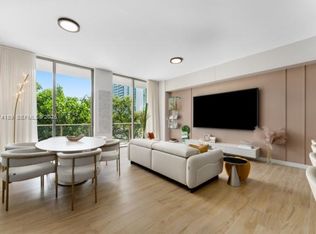 ., Miami, FL 33133