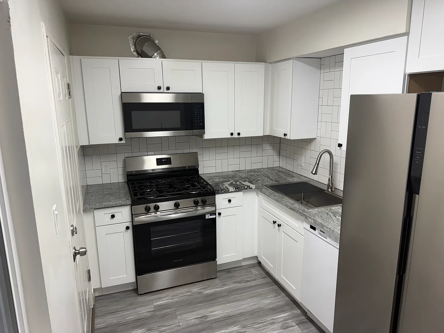 1 bed, 650 sqft, $1,900 — Photo 2