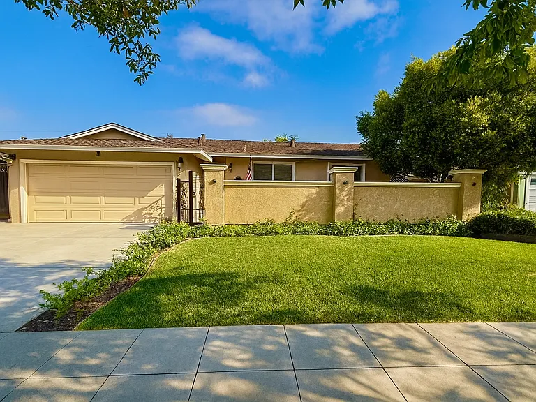 1403 Annapolis Way — Photo 1