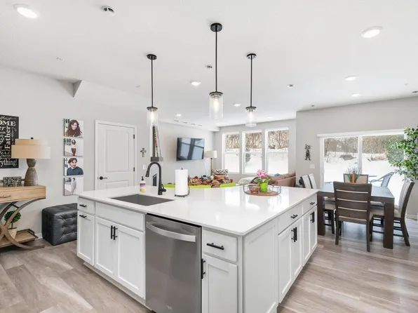 4876 Avery Ct, Eagan, MN 55123