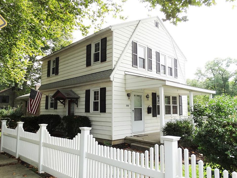 1st image of 300 S White Oak St