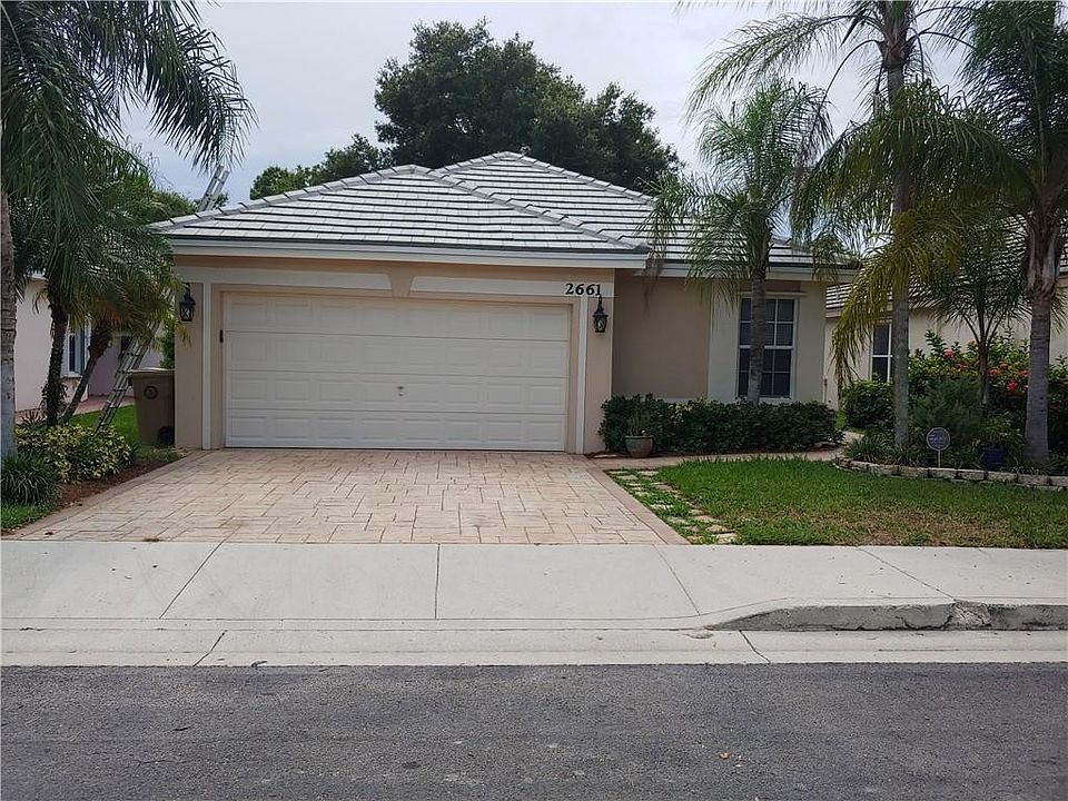 2nd image of 2661 Lake Park Circle