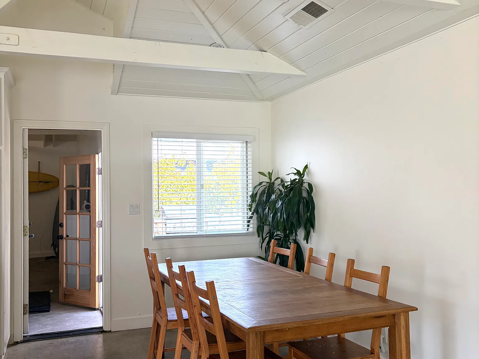 3 bed, $6,000 — Photo 2