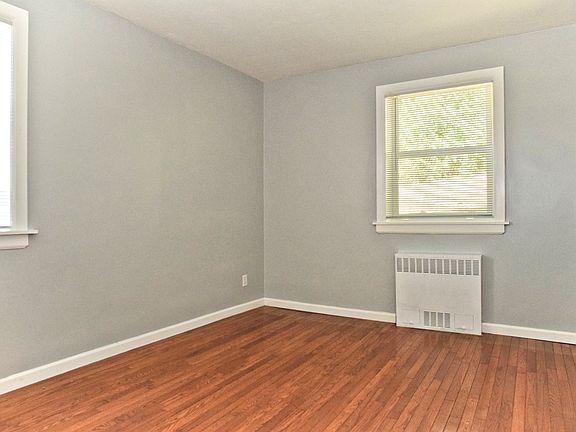 11 Bedford Avenue