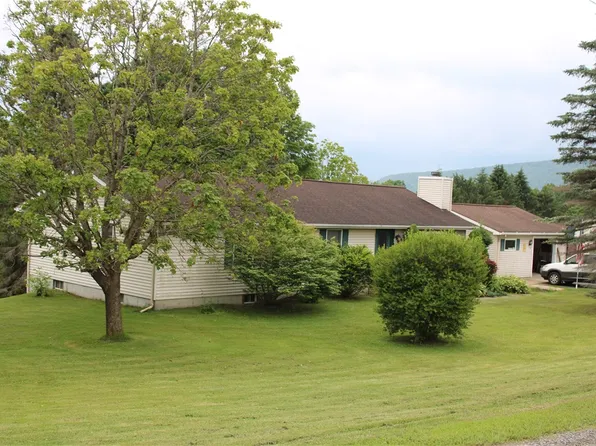 22 Halleck Dr, Worcester, NY 12197