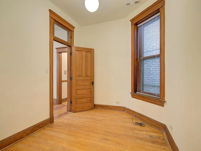 1433 N Wells St #4R — Photo 6