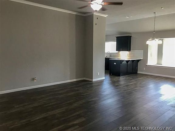 2nd image of 4817 E Galveston St