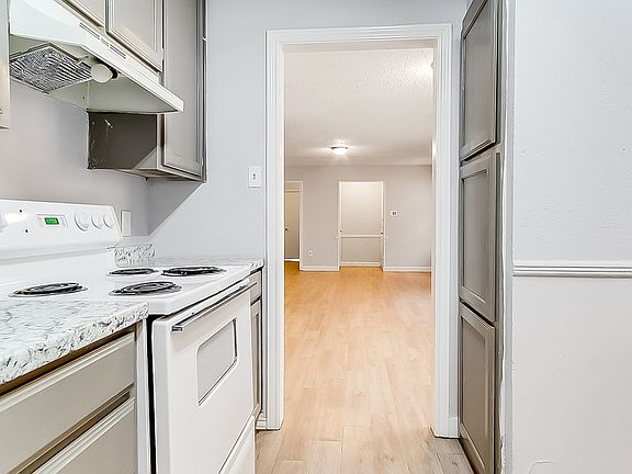 5th image of 2404 Kingsford Ct