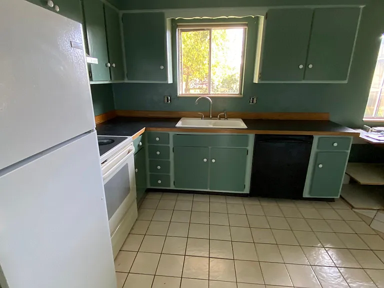 31 Gardner Dr — Photo 8