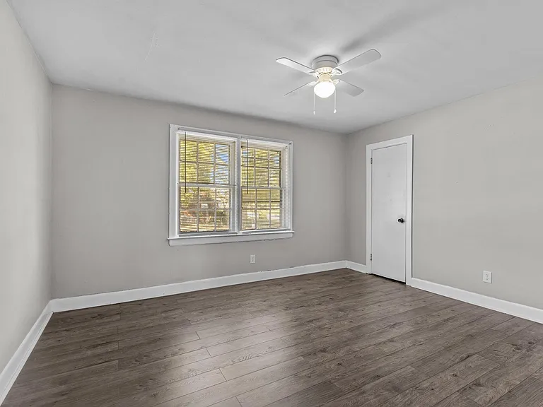 2101 Montclair Ave — Photo 14