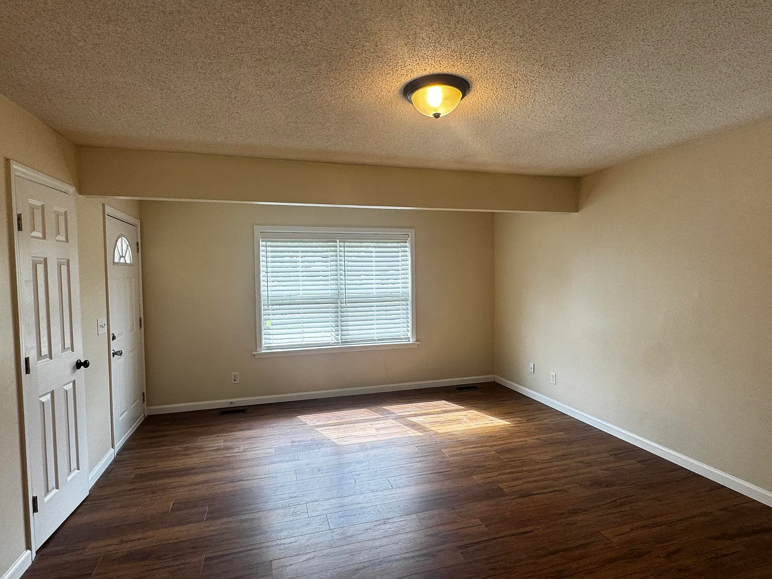 3 bed, 2.0 bath, $1,450 — Photo 4