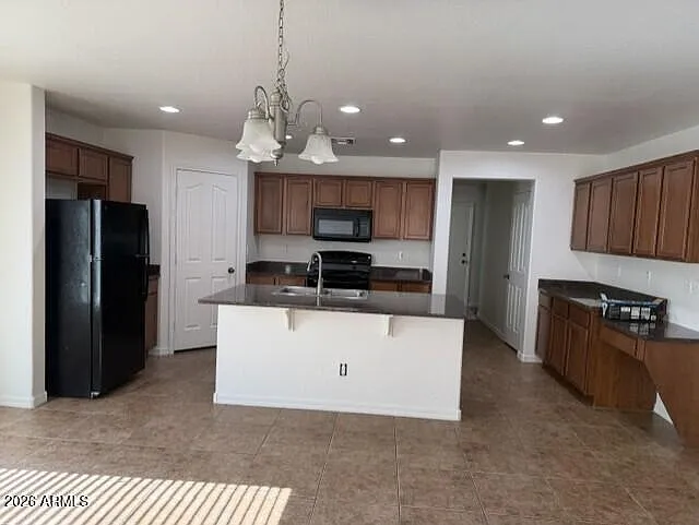 887 W Desert Hills Dr — Photo 3